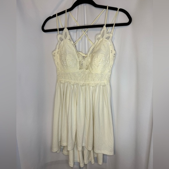 Zenana Outfitters Tops - Zenana Women’s Elegant Cream Lace Tank